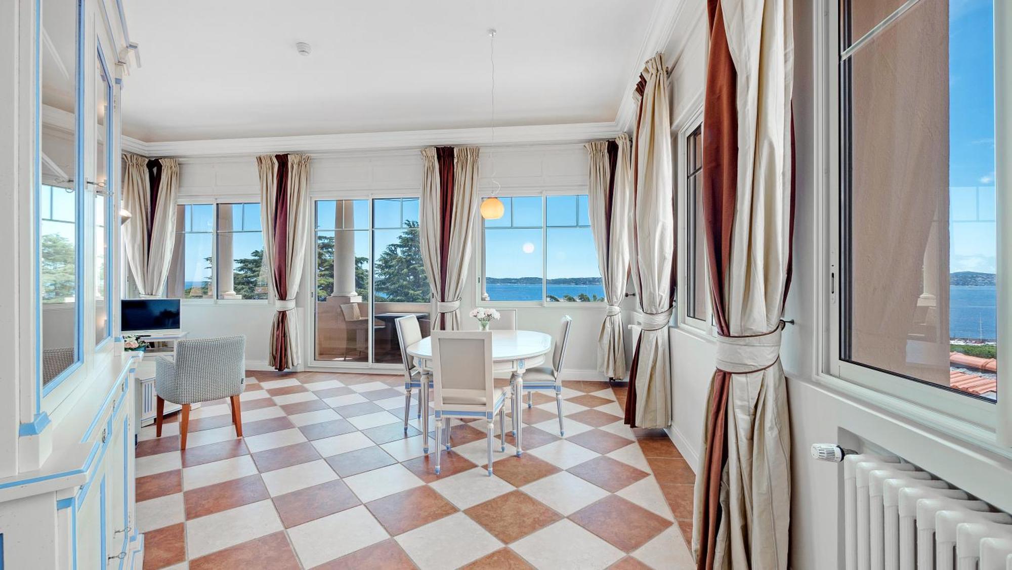 سانت ماكسيم Residence Les Tourelles المظهر الخارجي الصورة
